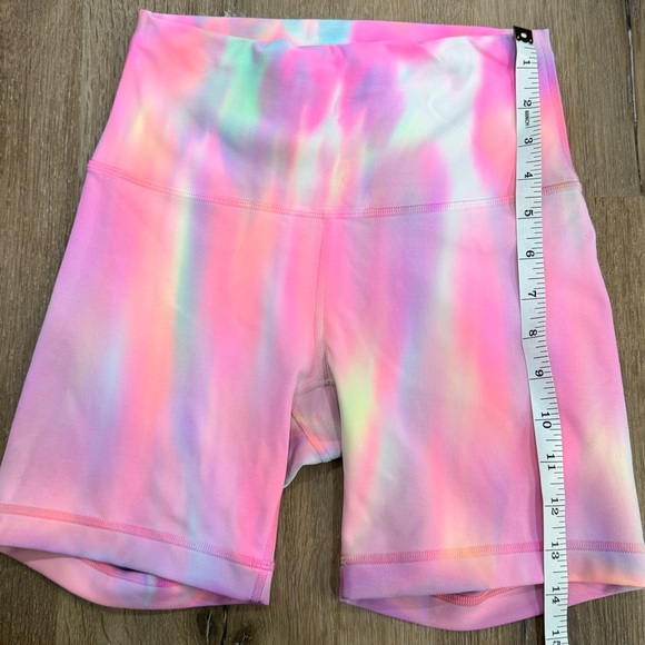 Lululemon wunder train  psychedelic wash pink Tie-Dye Shorts size 4 - Picture 3 of 9